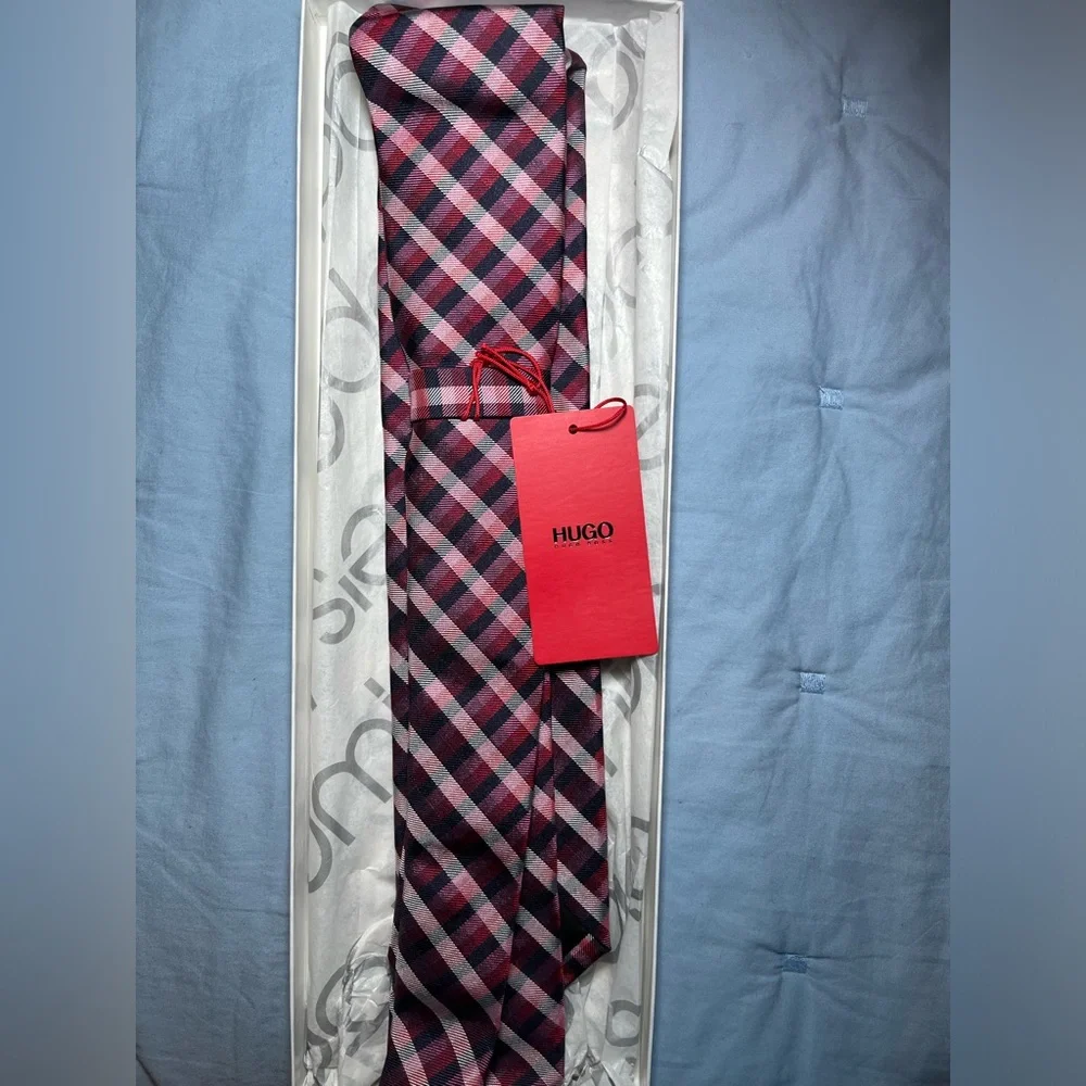 Hugo Boss Men’s 100% Silk Tie Made in Italy Brand New - Picture 3 of 6